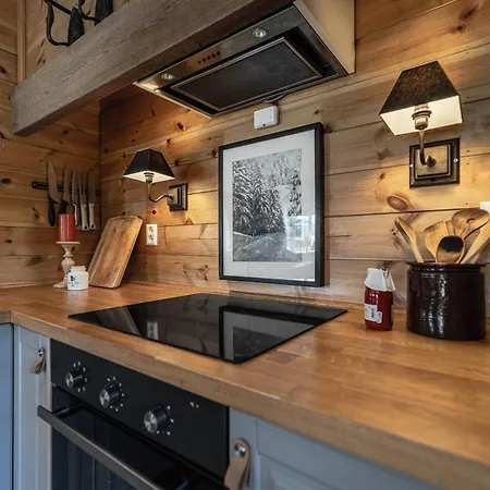 Charming In Golf Alpin - Ideal For Families, Fishing & Skiing Ferienhaus *